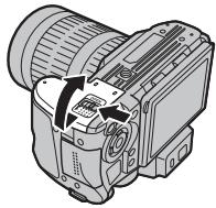 FUJIFILM FINEPIX HS30EXR - Ouvrez le couvercle du compartiment de la batterie. - 1