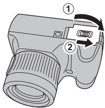 FUJIFILM FINEPIX SL260, FINEPIX SL280, FINEPIX SL300, SL310 - Insérez la carte mémoire. - 2