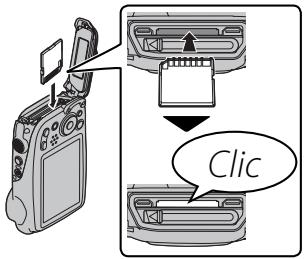 FUJIFILM XP WATERPROOF - Insérez la carte mémoire. - 1
