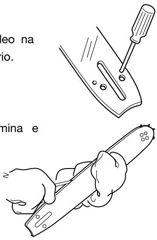 HUSQVARNA 321 EL - Verificação do sistema automático de lubrificação da corrente - 2
