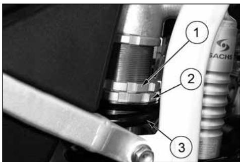 HUSQVARNA HVA WR 300 2010 - Attention*: lors d'un réglage de l'amortisseur, veillez à ne jamais toucher un tuyau d'échappement chaud. - 1