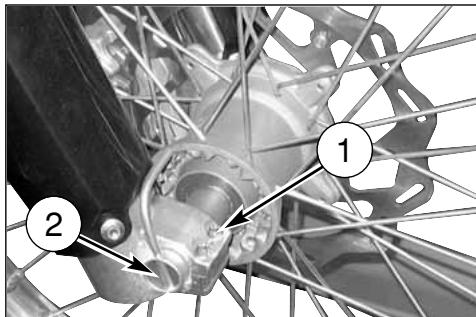HUSQVARNA HVA WR 300 2010 - REASSEMBLING THE FRONT WHEEL - 1