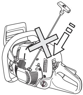 HUSQVARNA 570 575 XP - Démarrage - 4