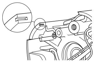 HUSQVARNA DM 230 - Remplacement des balais de charbon - 4