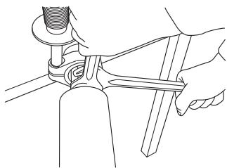 HUSQVARNA DM S160 - Changing the drill bit - 2