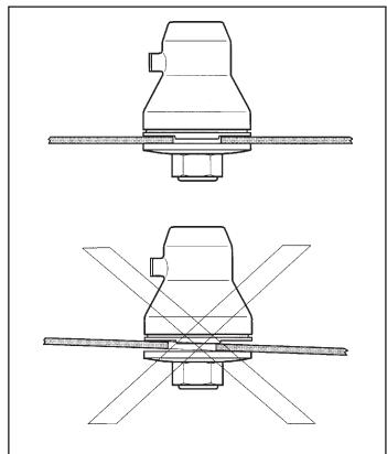 HUSQVARNA 123 L J-HANDLE SET - Montage de la lame et de la tête de coupe - 1