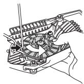 HUSQVARNA 562 XPG - Austausch eines gerissenen oder verschlissenen Startseiles - 5