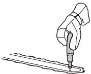 HUSQVARNA 562 XPG - Neuswiel van het zaagblad smeren - 4