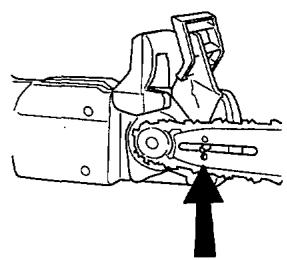 HUSQVARNA ELECTRIC 1400 - Montage du guide-chaine et de la chaîne - 8