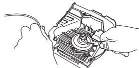 HUSQVARNA K 970 RESCUE - Remplacement d'une corde de lanceur rompue ou usée - 1