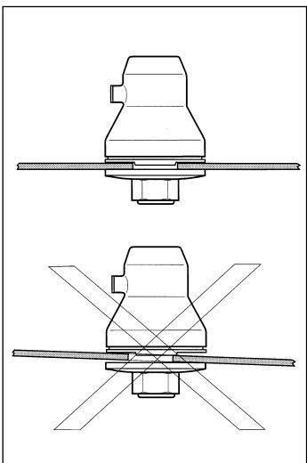 HUSQVARNA 39R - Assembly of the blade and trimmer head - 1