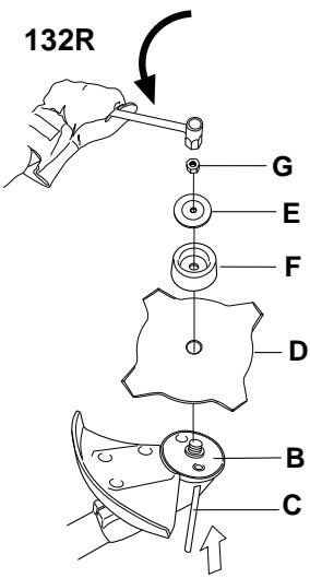 HUSQVARNA 39R - Assembling the blade guard and grass blade - 5