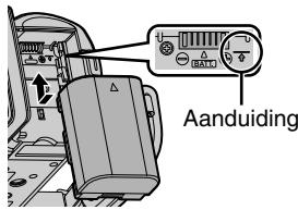 JVC GZ-HM960BE - Het accupack opladen - 1