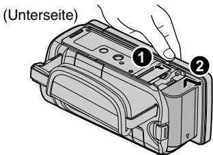 JVC GZ-HM960BE - Laden des Akkus - 2