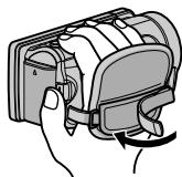 JVC GZ-HM960BE - Einstellung des Haltegriffs - 2