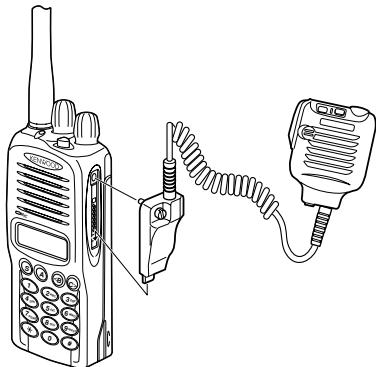 KENWOOD TK-2180 - INSTALACIÓN DEL MICRÓFONO/ ALTAVOZ O MICRÓFONO-AURICULAR (OPCIONAL) - 1