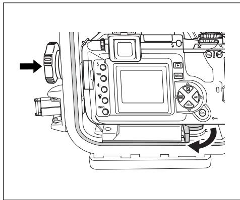 OLYMPUS PPO-E04 - Loading the Camera and Lens - 5