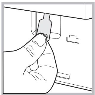 INDESIT IWC 7105 - Opening the porthole door manually - 4