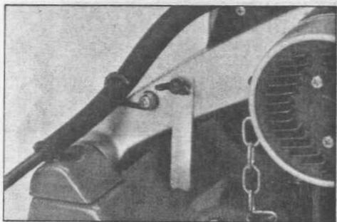 MAKITA 2414 - Réglage de la plaque de butée - 2