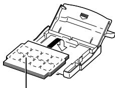CANON CP-200 - Avanique el panel conveniently ycoloquelo en el cassette de papel, con el lado de impresión (lado satinado) hacía arriba. - 2