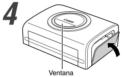 CANON CP-300 - Sostenga el cassette para que la flecha impresa quede hacer arriba e insertelo en el compartmento (en la direccion que indica la flecha). - 1