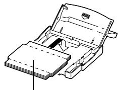 CANON CP-300 - Avanique el panel conveniently ycoloquelo en el cassette de papel, con el lado de impresión (lado satinado) hacía arriba. - 1