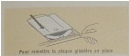 SINGER 354 - Pour enlever et replacer la plaque de face - 4