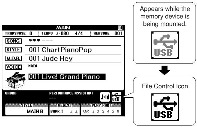 YAMAHA DGX-630 YPG-635 - Connecting a USB Flash Memory - 2
