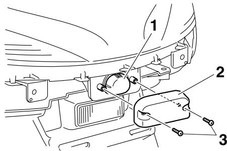 YAMAHA MAJESTY 400 - Replacing the license plate light bulb - 1