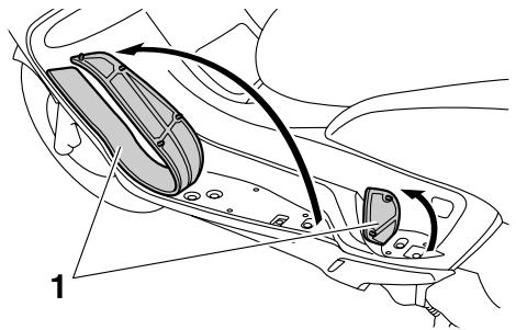 YAMAHA MAJESTY 400 - To remove the cowling - 1