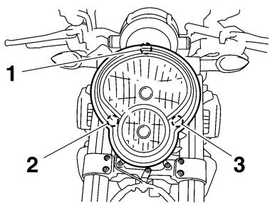YAMAHA MT-01 - Replacing an auxiliary light bulb - 1