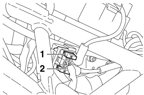 YAMAHA MT-03 - Replacing the fuses - 1