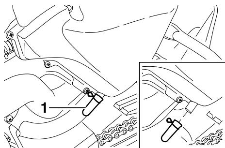 YAMAHA MT-03 - To clean the air filter check hoses - 1