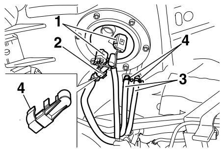 YAMAHA MT-03 - To access the battery - 2