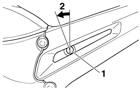 YAMAHA TDM900 - To remove the seat - 1
