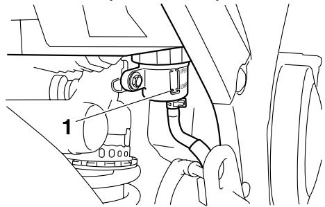 YAMAHA TDM900 - Checking the brake fluid level - 2