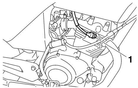 YAMAHA YBR125 - To remove the spark plug - 1