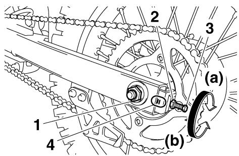 YAMAHA YZ85 LW - To adjust the drive chain slack - 1