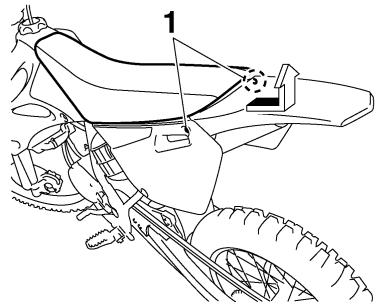 YAMAHA YZ85 LW - To remove the seat - 1