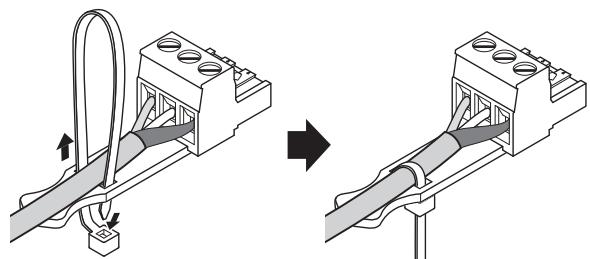 YAMAHA MTX5-D - For the Euroblock plugs (3-pin) of the [INPUT]/[OUTPUT] connectors, use the included cable ties to fasten the cable to the tab. - 1
