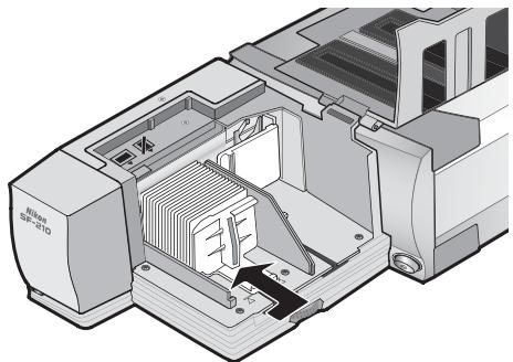 NIKON CHARGEUR 50 DIAPOSITIVES SF-210 - Beladen des Magazines - 2