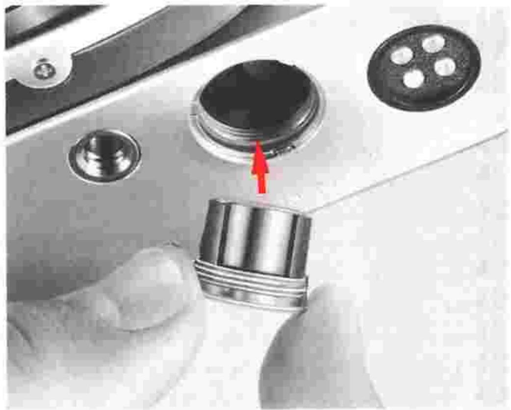 NIKON FM2 - Install the battery. - 1
