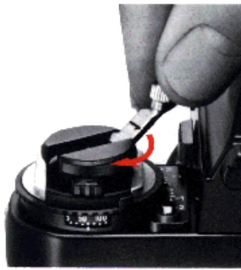 NIKON F3 - Close the camera back. - 1