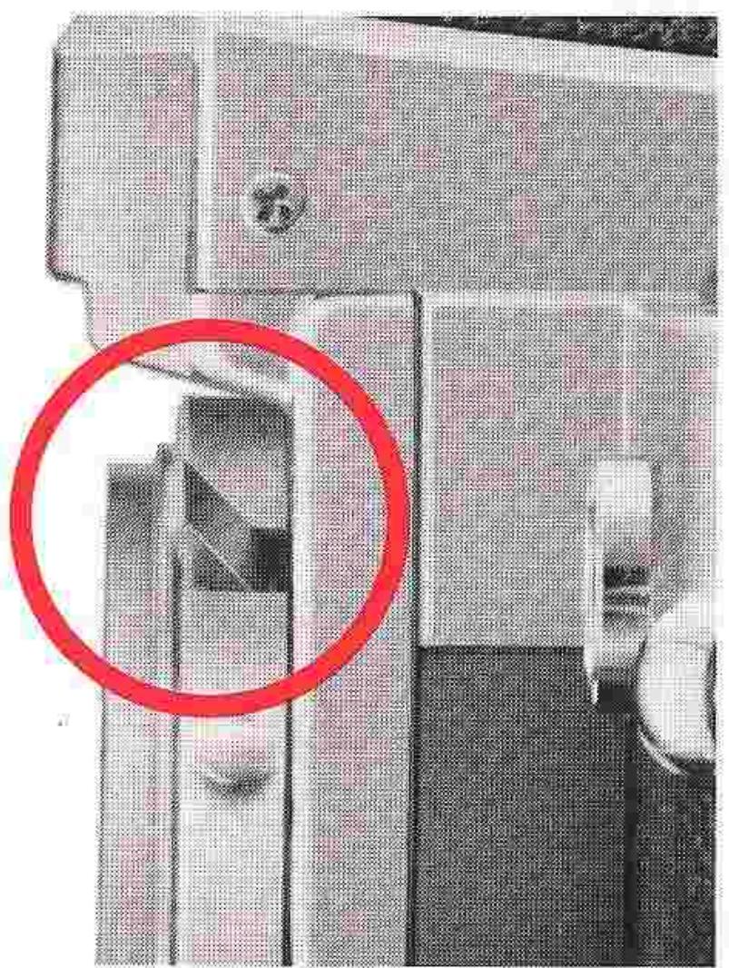 NIKON FE - MOUNTING AND REMOVING LENSES - 2