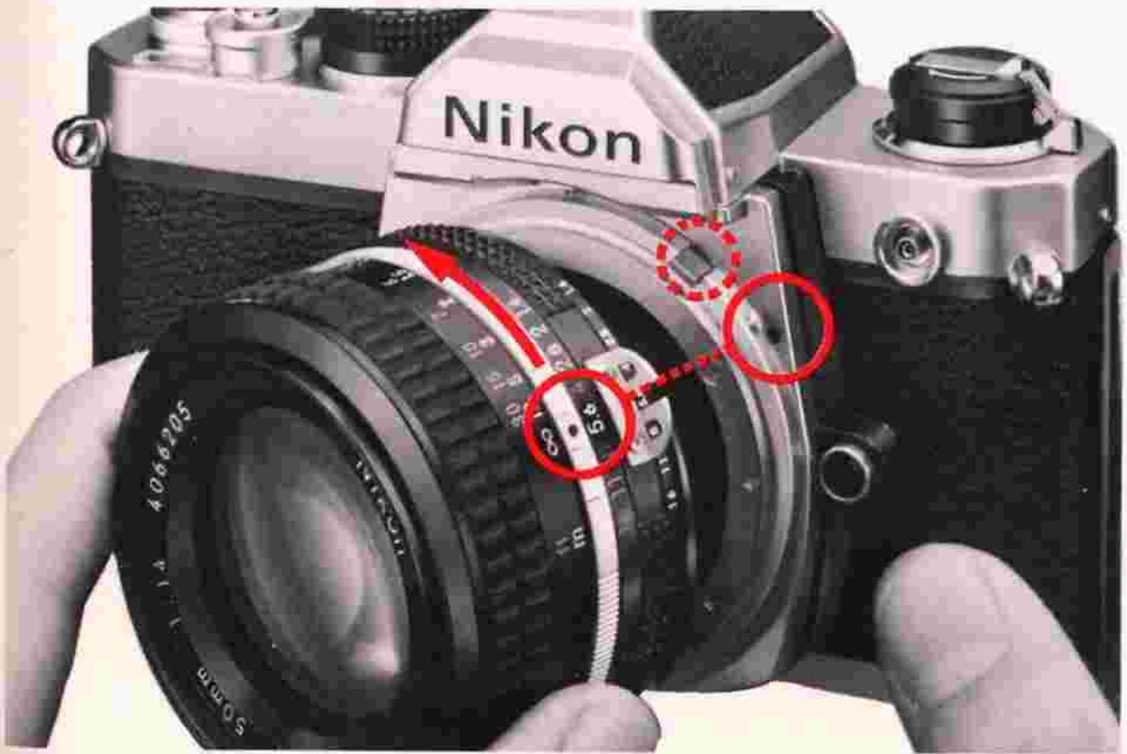 NIKON FM - MOUNTING AND REMOVING LENSES - 1