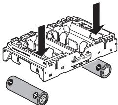 NIKON MB-D80 - Rimozione delle batterie - 1
