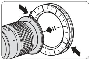 NIKON SU-800 - Attaching the SB-R200 to the front of the lens. - 2