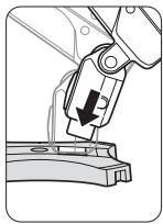 NIKON SU-800 - Replacing the battery - 1