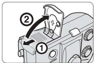 NIKON SU-800 - Installing batteries in the SB-R200. - 1