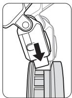 NIKON SU-800 - Attaching the SB-R200 to the front of the lens. - 3